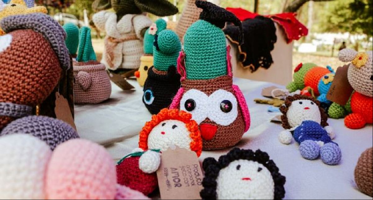 ATIBAIA FEITA À MÃO: FEIRA DE ARTES E ARTESANATO CONTA COM CERCA DE 60 EXPOSITORES